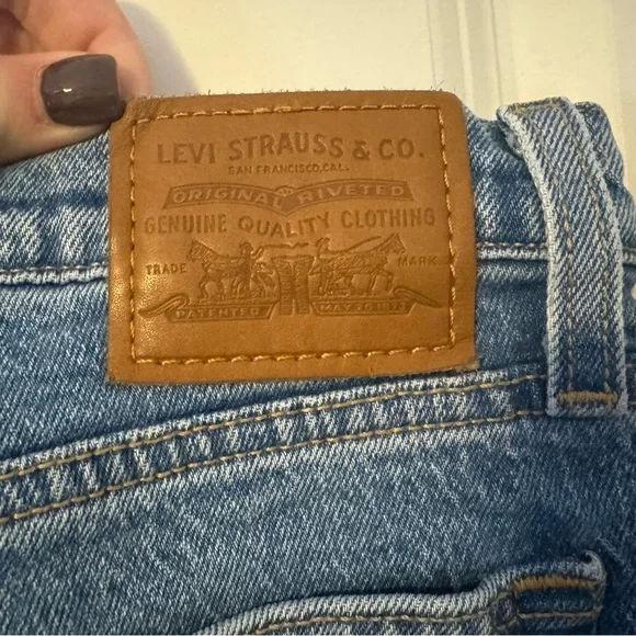 Levi’s Wedgie High Waist Straight Leg Jeans - Picture 5 of 7